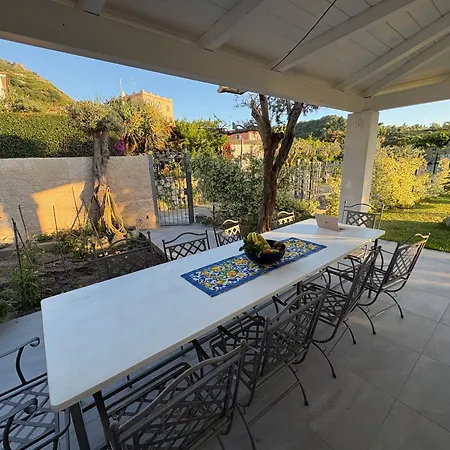 Relax Ischitana - Terrazza Con Giardino Nyaraló Ischia