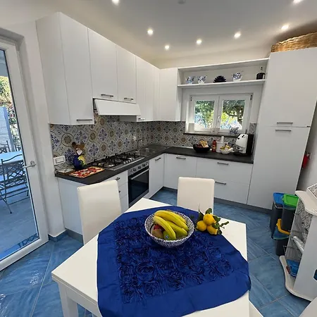 Ischitana - Terrazza Con Giardino Hébergement de vacances