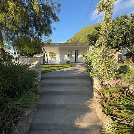 Ischitana - Terrazza Con Giardino Hébergement de vacances *