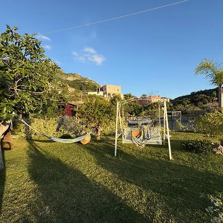 Ischitana - Terrazza Con Giardino Hébergement de vacances *