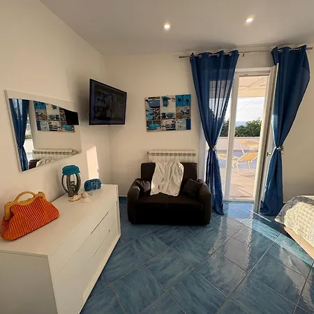 Hébergement de vacances Ischitana - Terrazza Con Giardino