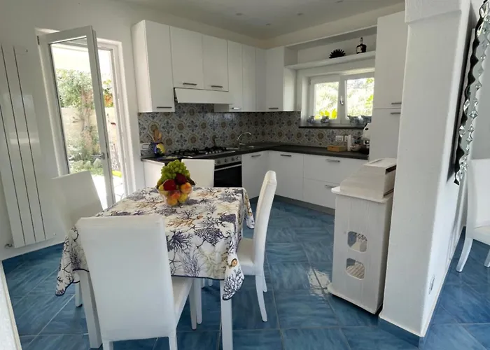 Semesterbostad Ischitana - Terrazza Con Giardino