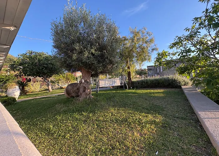 Ischitana - Terrazza Con Giardino Semesterbostad